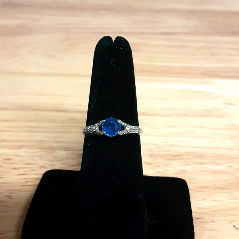 #465~14K GOLD Blue Sapphire with appraisal